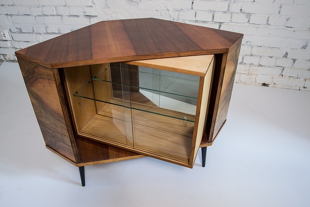 Elegant Glass Cabinet
